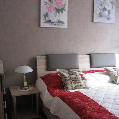 Schehl Apartment *